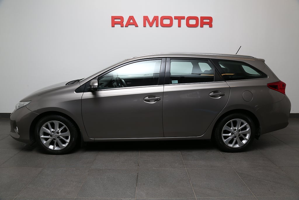 Toyota Auris 1,6 132hk Active Touring Sports Motorvärmare 2013