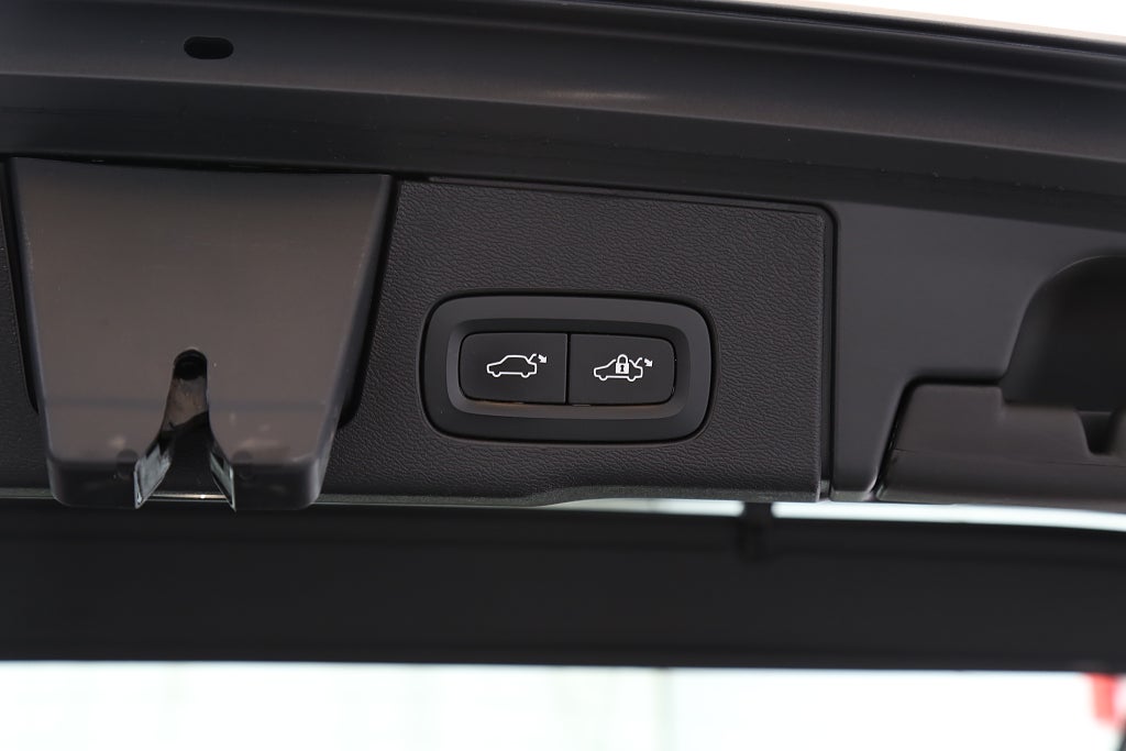 Volvo XC60 T5 250hk Inscription Aut Kamera Skinn Elstol VOC Drag 2018