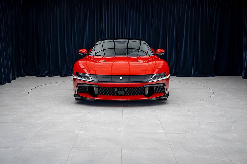 Ferrari 12Cilindri Coupe 6.5 V12 Rosso Corsa EXT/INT kolfiber MOMS LEASB