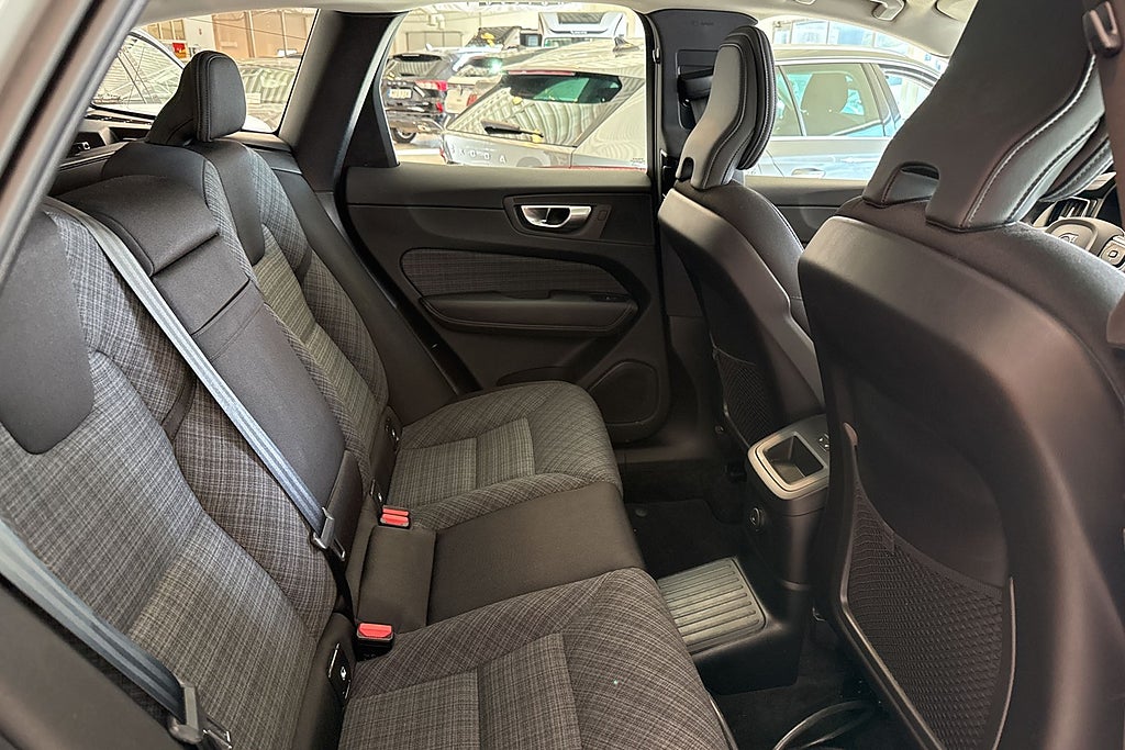 Volvo XC60 Recharge T6 AWD Aut Core Edition V-hjul Pano Kamera Nav miniatyr 11