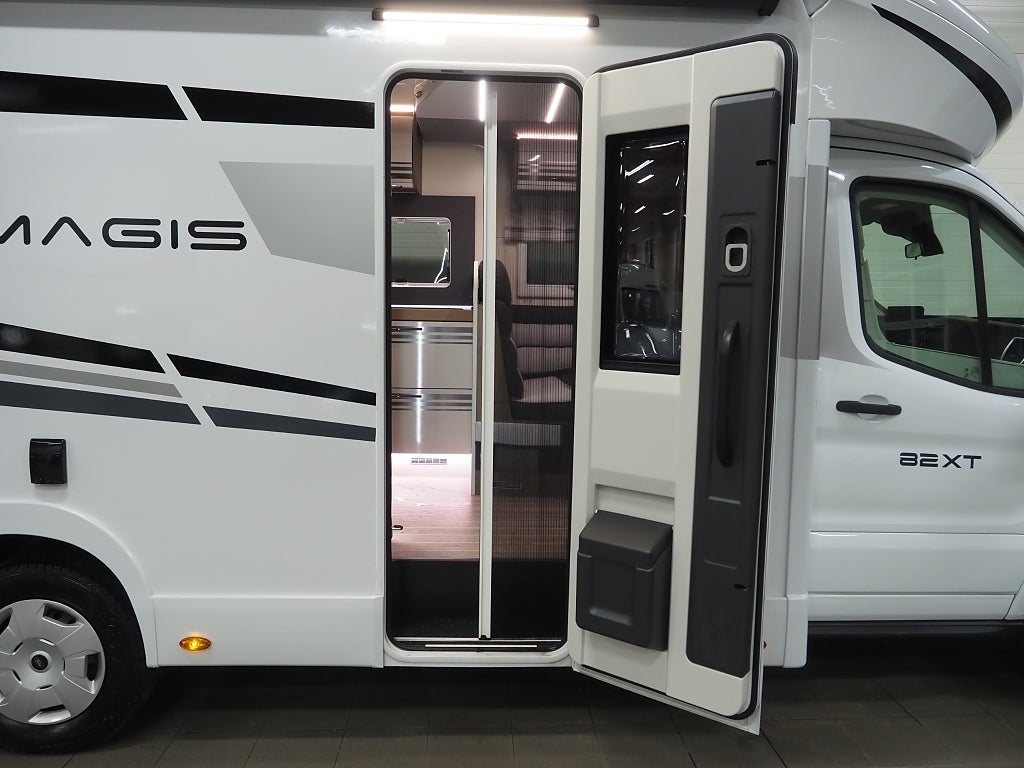 Ci Magis 82 XT Aut I ALDE I 3500kg I Låga långbäddar I Taksäng