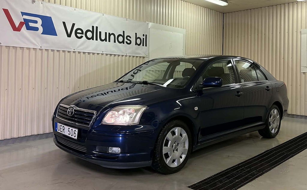 Toyota Avensis Liftback 1.8 VVT-i Automat kamkedja Dragkrok 