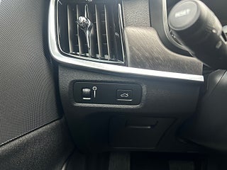 Volvo V90 Cross Country D4 AWD Inscription Pro Sov-däck/Drag/Mok-värm/Voc