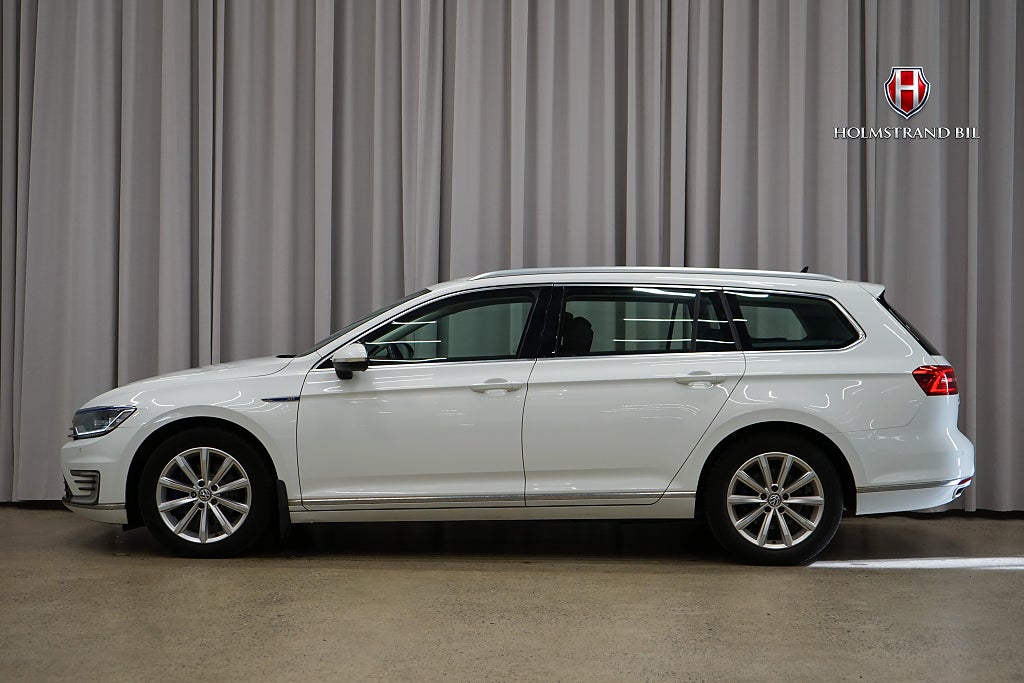Volkswagen Passat GTE 1.4 TSI Drag Fjärrvärme Kamera Ambient Navi Pro