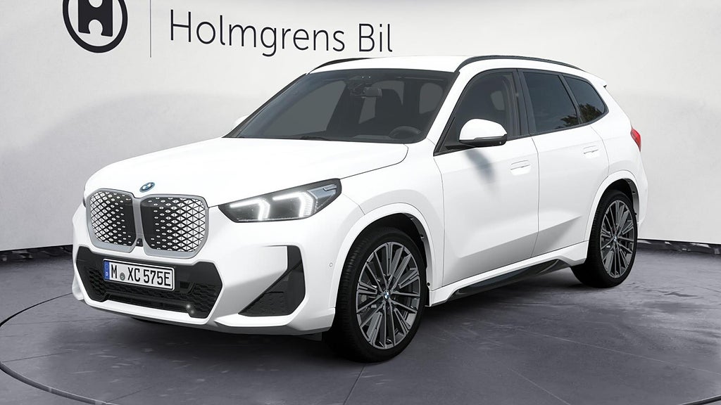 BMW iX1 xDrive30 M Sport Business Ed Drag HUD DA | Ränta 2,95%