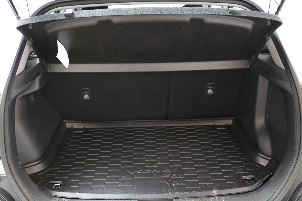 Hyundai Kona Hybrid 1,6 GDI 141hk Essential Aut Navi Extraljus Drag 2021