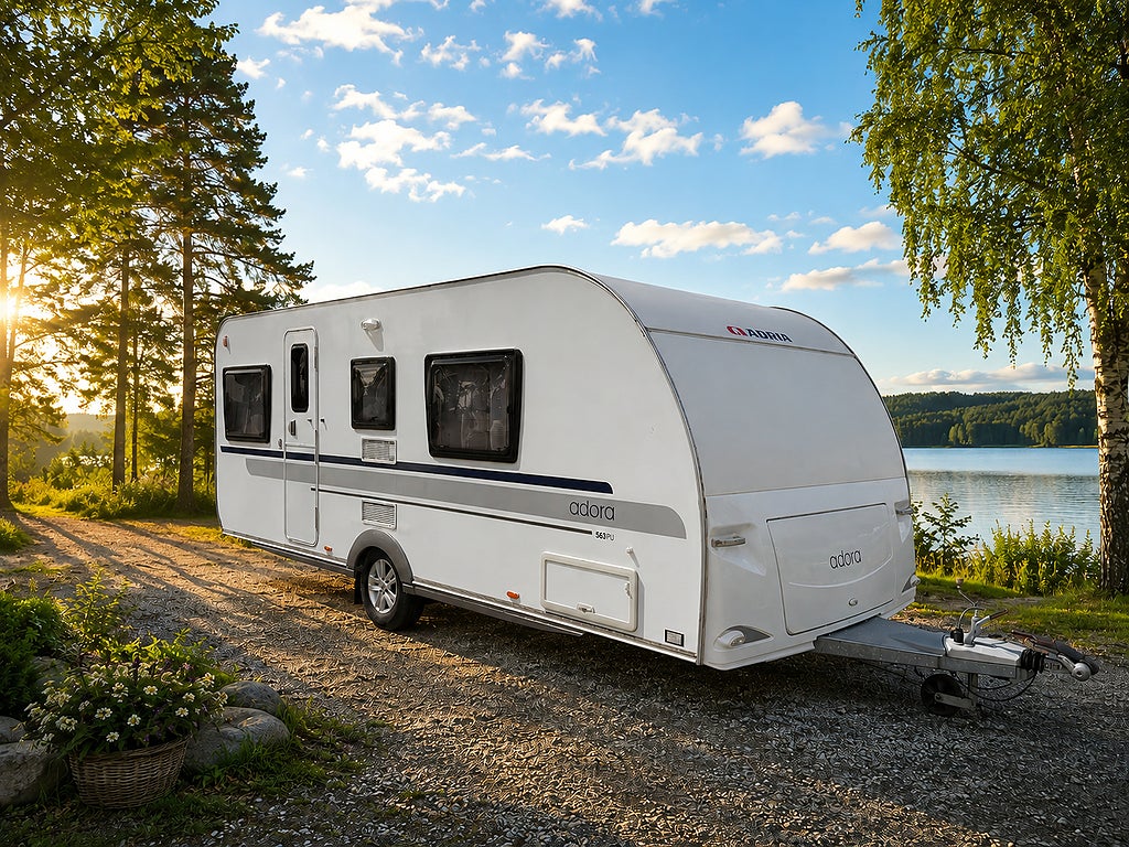 Adria Adora 563 PU Queenbädd 