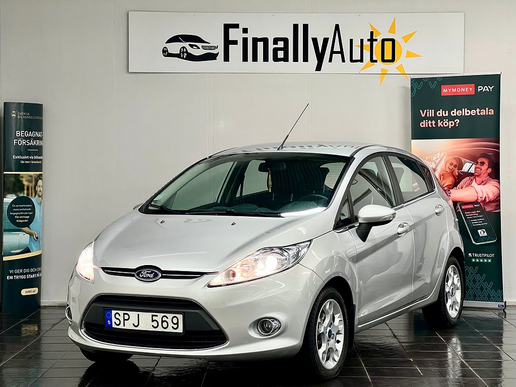 Ford Fiesta 5-dörrar 1.4 TDCi Titanium. NY KAMREM/NYBESIKTAD 