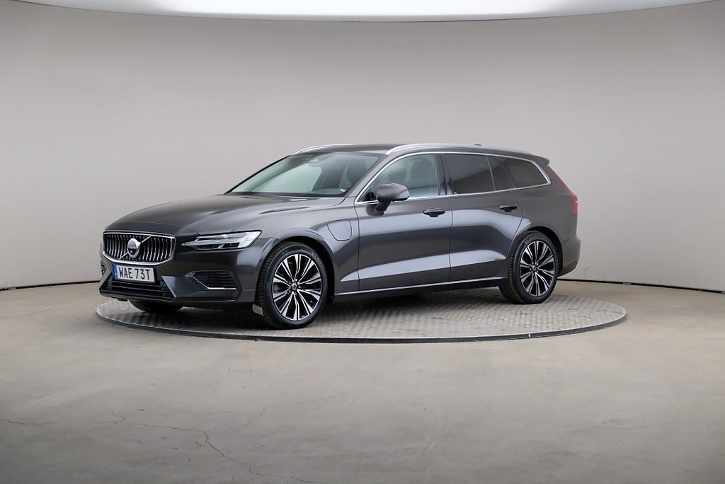 Volvo V60 Recharge T6 350hk AWD Core Edition H/K Drag