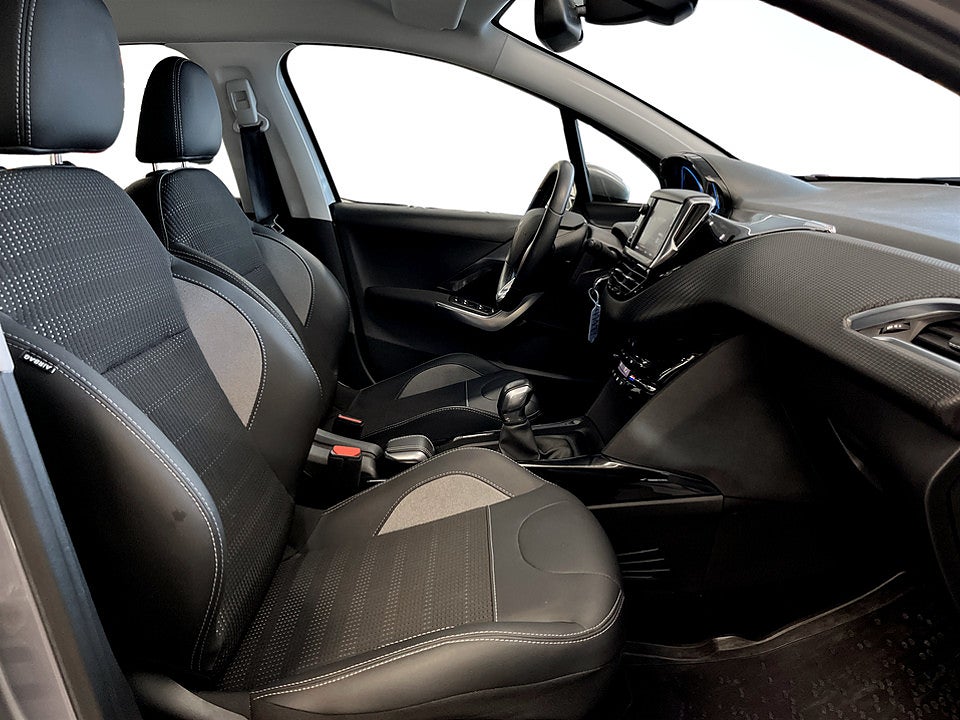 Bild på Peugeot 2008 Allure 1.2 PT 82hk CARPLAY BACKSENSORER