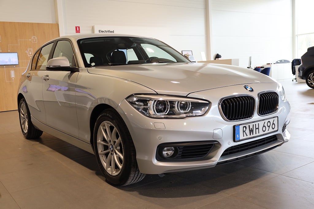 BMW 118I Steptronic Advantage PDC Connected Blåtand 2017
