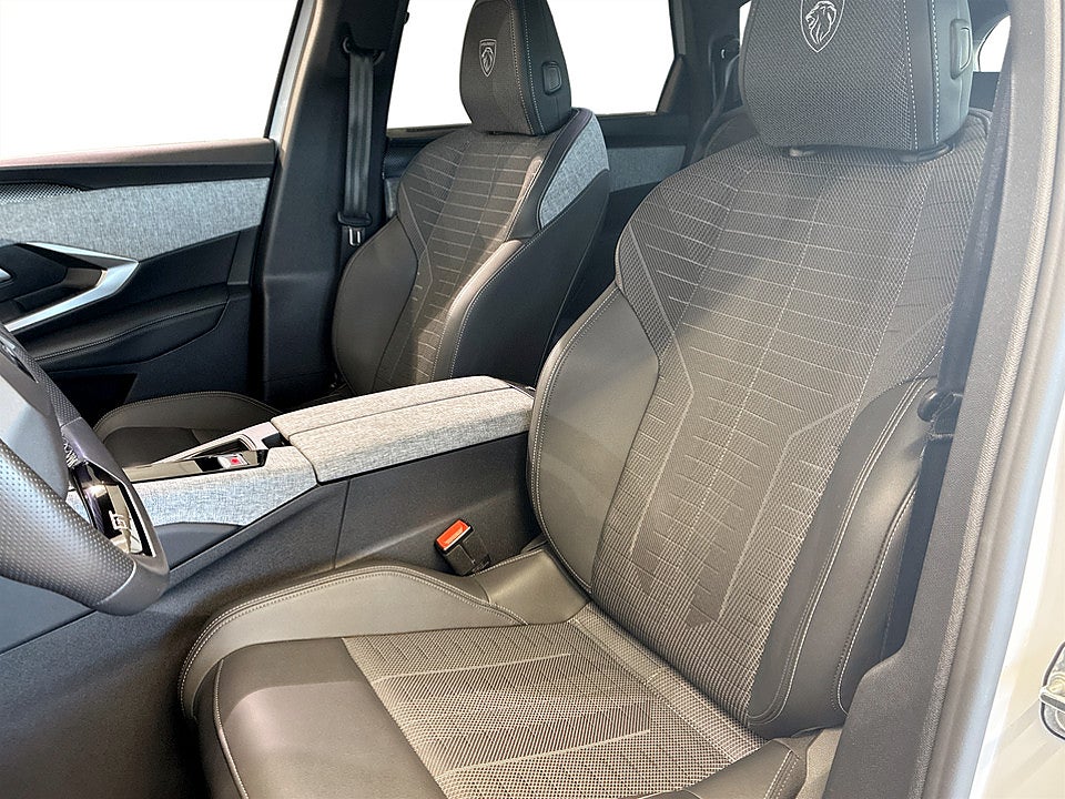 Bild på Peugeot 5008 GT Hybrid 145hk Aut 7-SITS B-KAMERA CARPLAY
