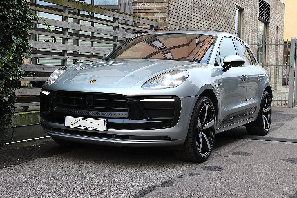 Porsche Macan T SportChrono / Pano / Värmare / Drag / ACC