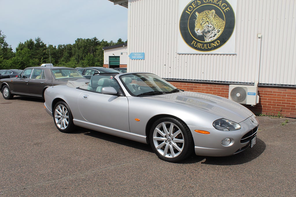 Jaguar XK 8 Convertible 4.2 V8, sista faceliften, fin bil!