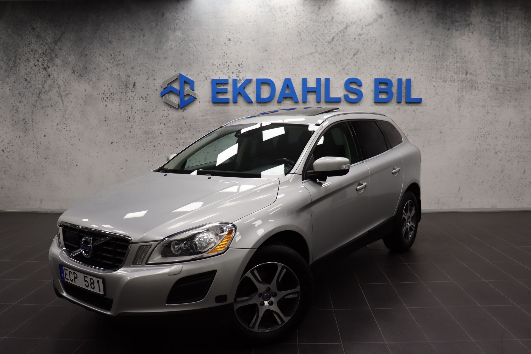 Volvo XC60 D4 163 AWD R-Design DE, bild 4/17