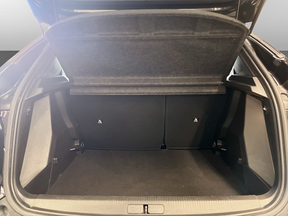 Bild på Peugeot 2008 Allure 1.2 PT 130hk CARPLAY FARTHÅLLARE