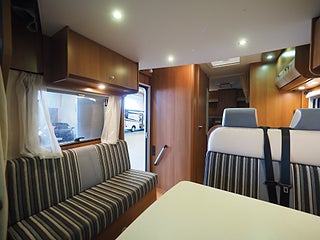 Husbil-halvintegrerad Carado T 448 9 av 17