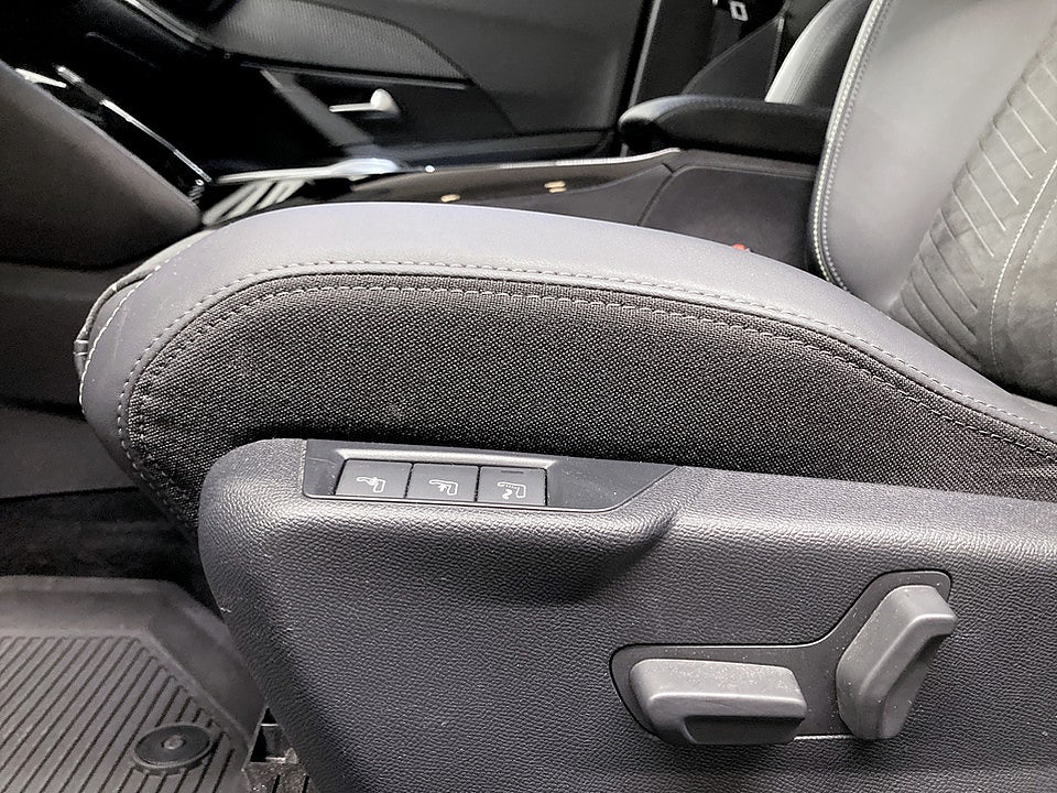 Bild på Peugeot 2008 GT 1.2 PT 130hk Aut B-KAMERA CARPLAY NAV