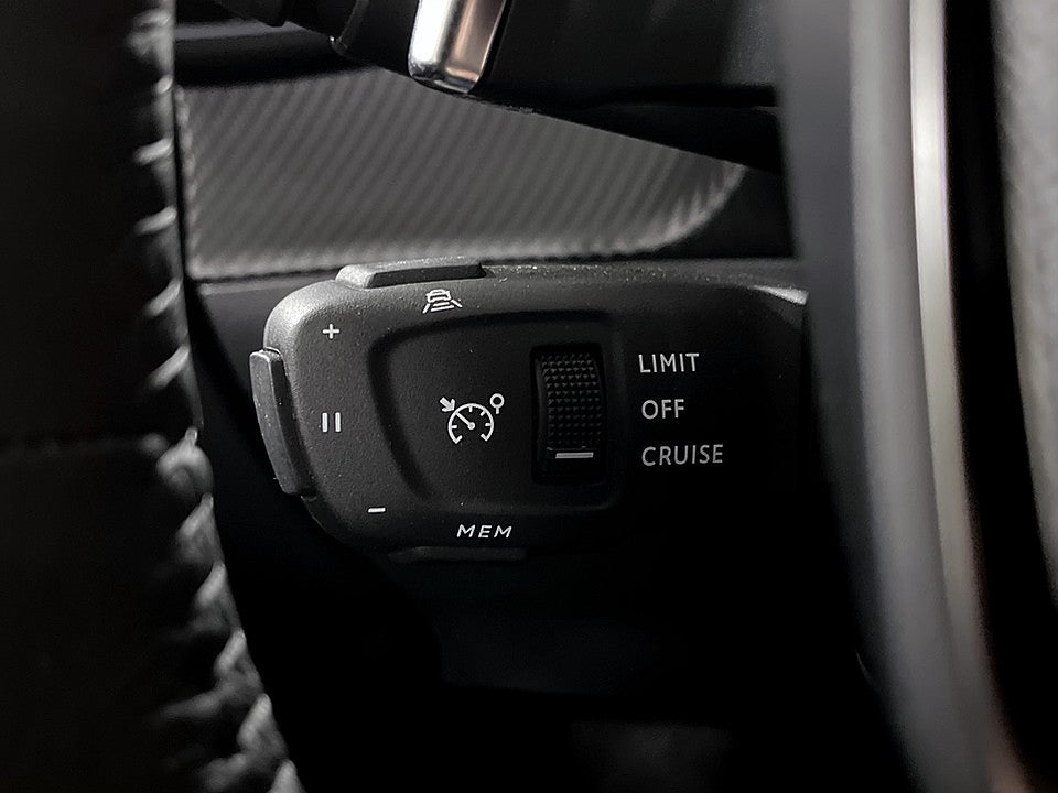 Bild på Peugeot 2008 Allure 1.2 PT 130hk Aut B-KAMERA CARPLAY