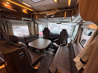 Husbil-integrerad Knaus Sun i 900 LX 177HK AUT Queensbed & exklusivt badrum! 2 av 28