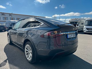 SUV Tesla Model X 4 av 25