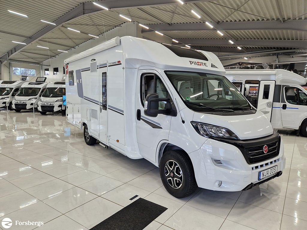 Pilote P 740 GJ // Låga långbäddar, AC, 3500 kg