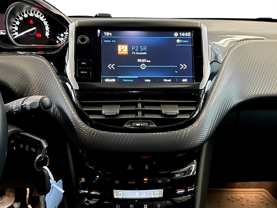 Bild på Peugeot 2008 Allure 1.2 PT 82hk DRAG CARPLAY