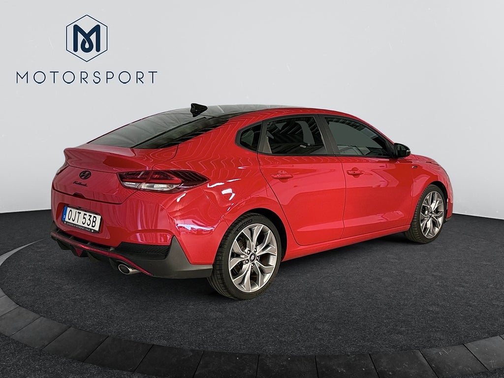 Hyundai i30 Fastback 1.4 T-GDi Aut N-Line Farthållare Rattvärme bild 6