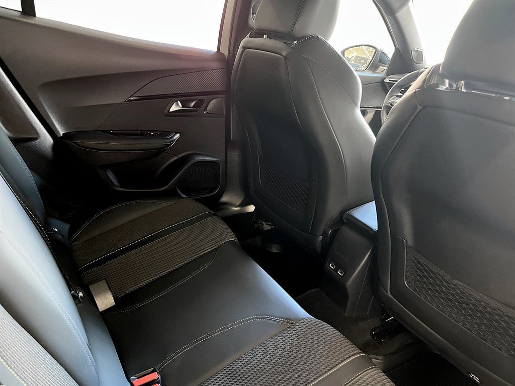 Bild på Peugeot 2008 GT 1.2 PT 130hk Aut - CARPLAY, EN ÄGARE