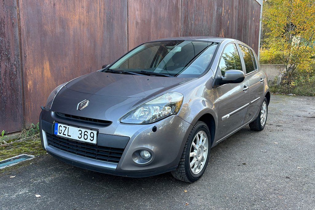 Renault Clio 5-dörrars 1.5 dCi Nyservad Besiktad Kamrem bytt