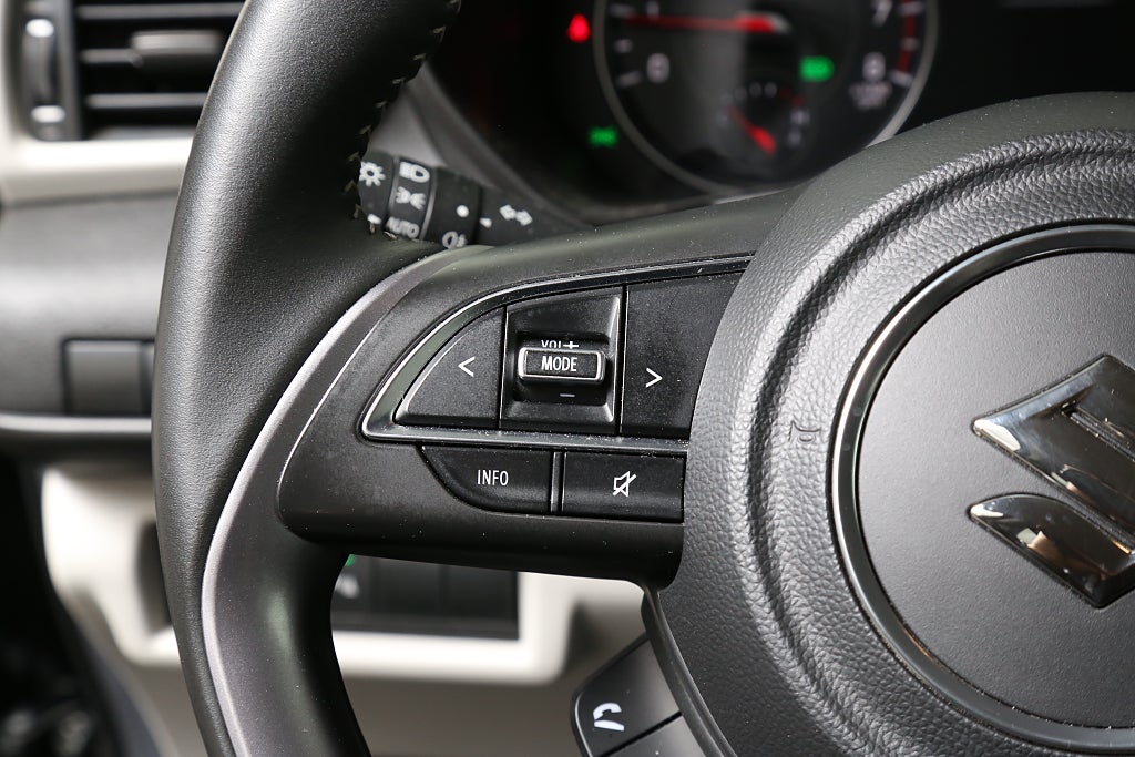 Suzuki Swift Hybrid Automat Kamera I Keyless I Navi I CarPlay I Drag 2025