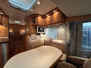 Husbil-integrerad Hymer B674 Highlight 150HK 6 av 18