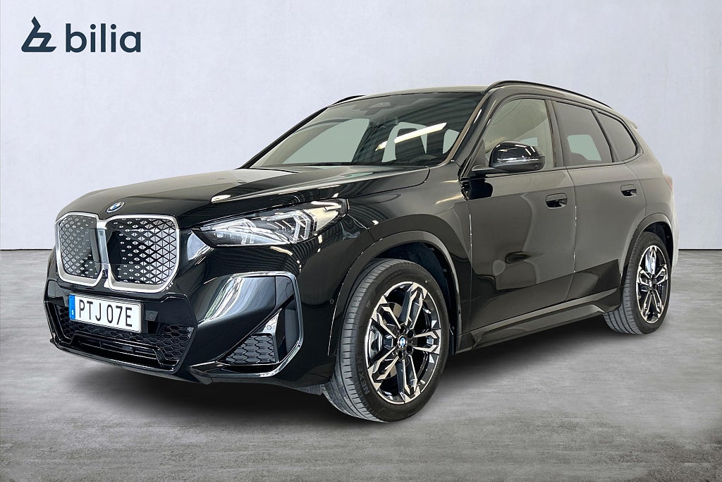BMW iX1 xDrive30/M Sport/DEMO/Drag/HUD/H&K/360/Minne