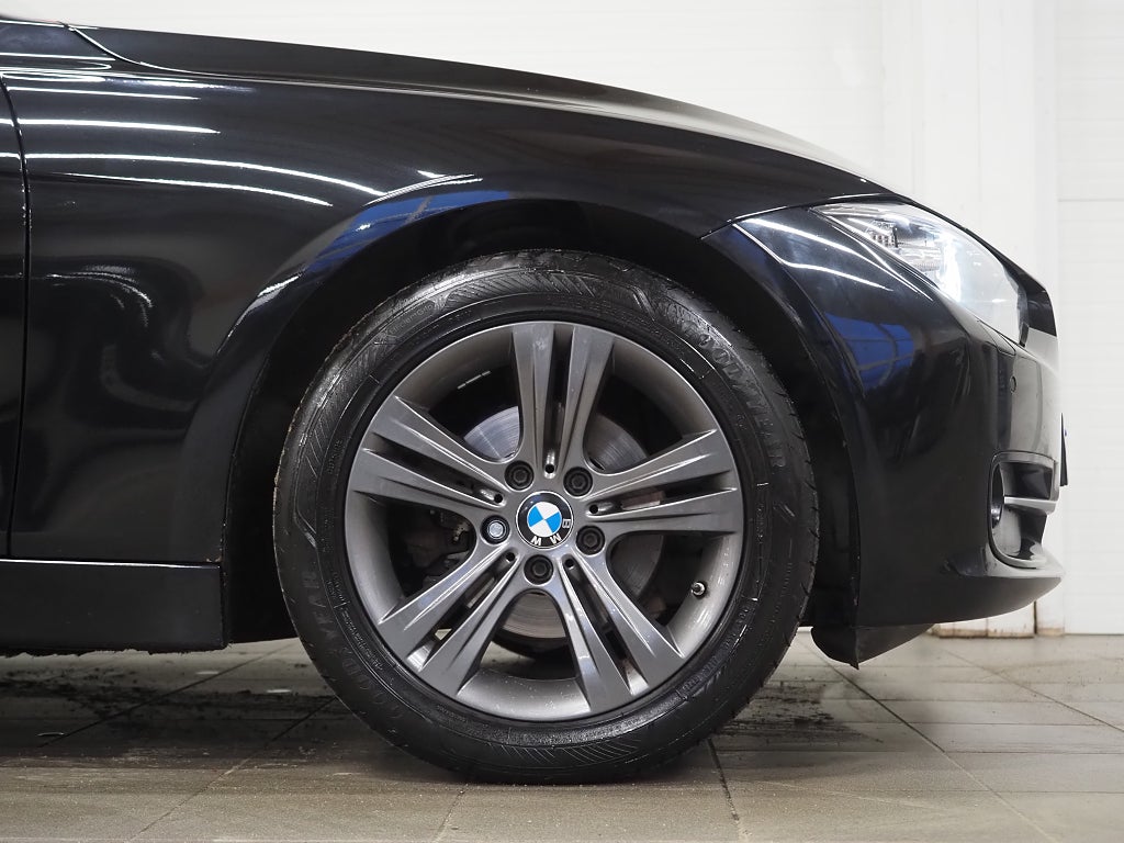 BMW 318 d Touring Steptronic Sport line PDC Farthållare 2015