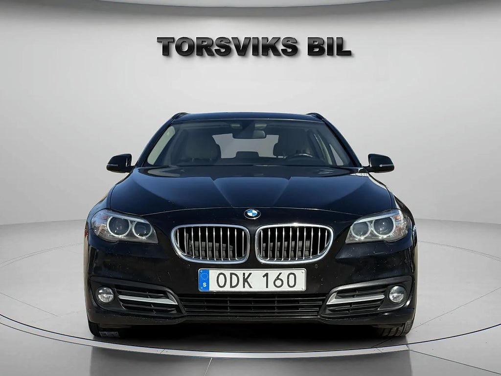 BMW 520d xDrive Touring Steptronic M-Ratt H&K Skinn Drag 2 Ägare - miniatyr 8