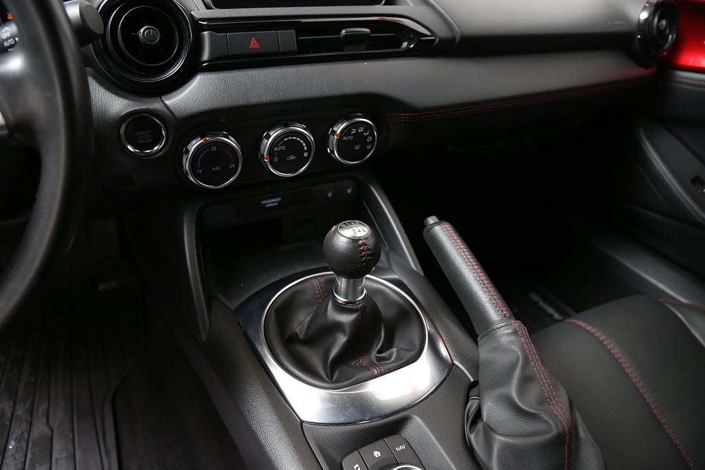 Mazda MX-5 2,0 SKYACTIV-G 160hk Soft Top (Cab) Skinn Navi 2016