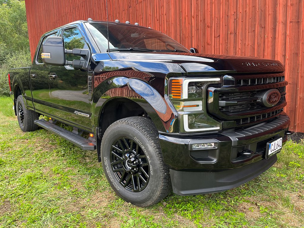 Ford F250 Lariat Black Appearance