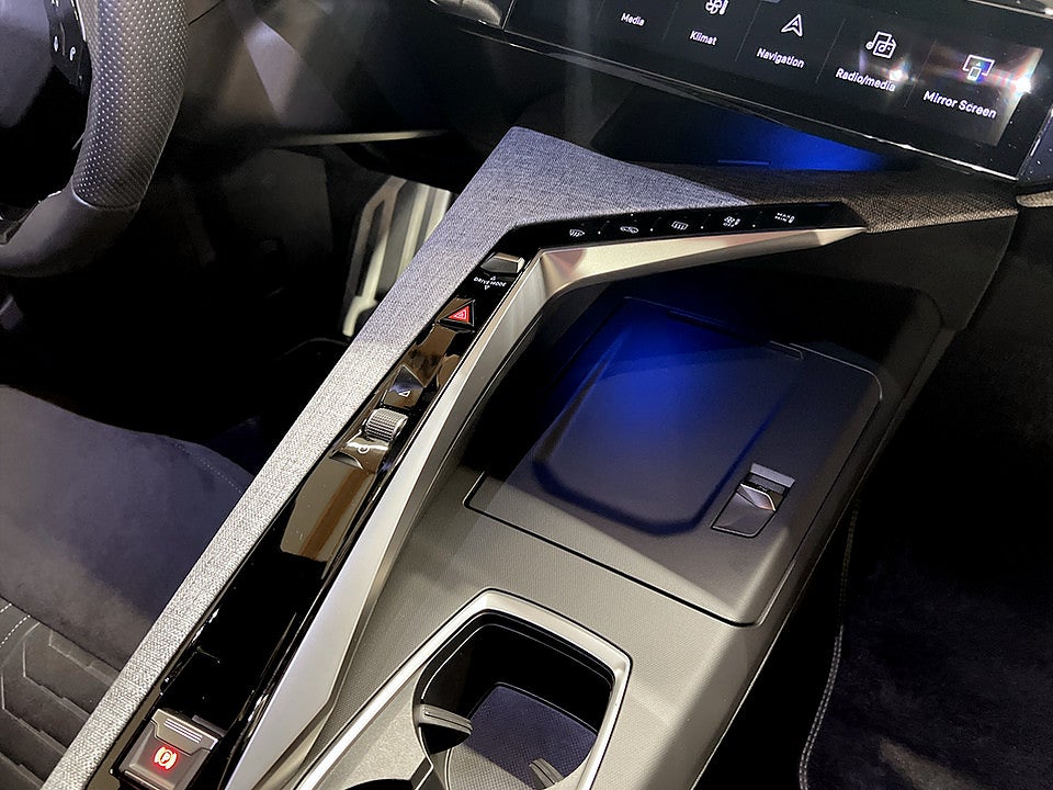 Bild på Peugeot 5008 GT Hybrid 145hk Aut 7-SITS B-KAMERA