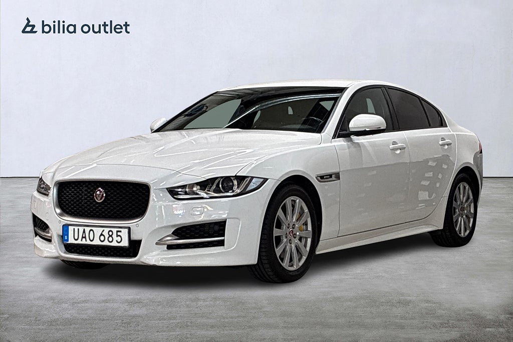 Jaguar XE 20t R-Sport 200hk Navi P-värm MERIDIAN Backkamera