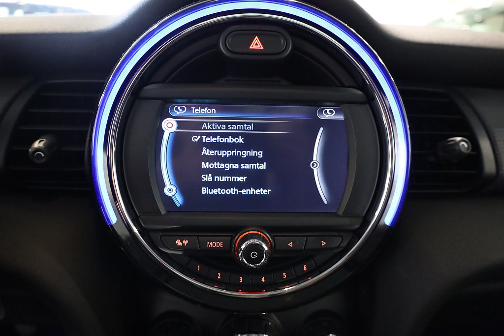 MINI One 3-dörrar Pepper Panorama Connected Blåtand 2017