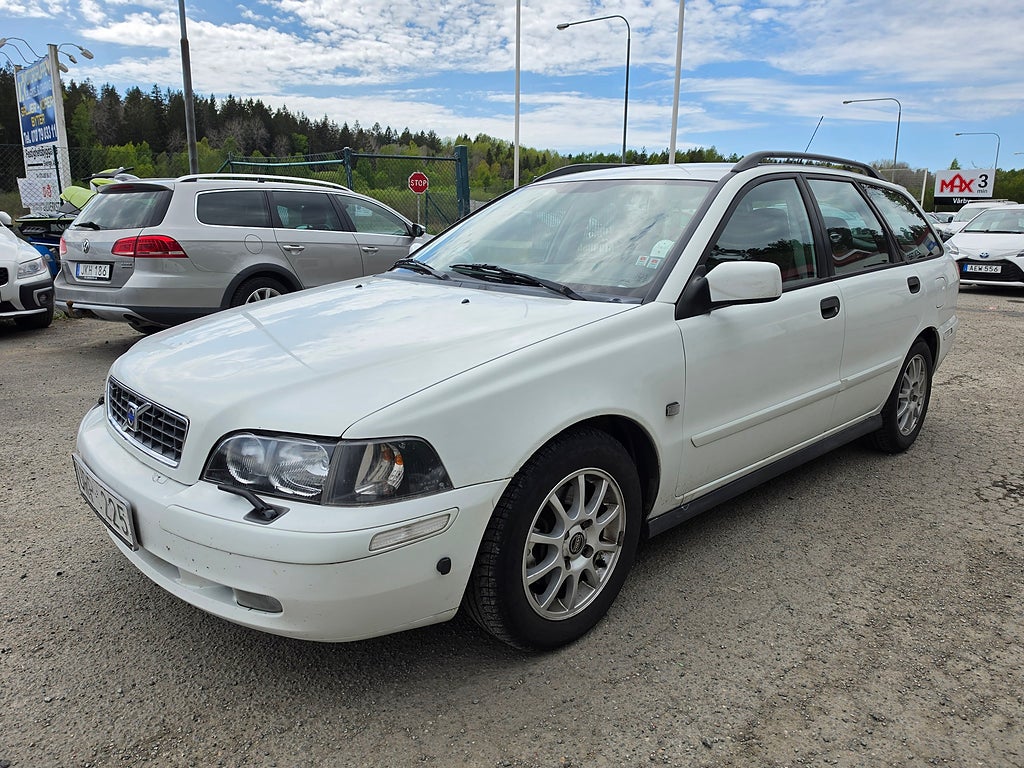 Volvo V40 1.8 / 1 ÄGARE / FULLSERVAD