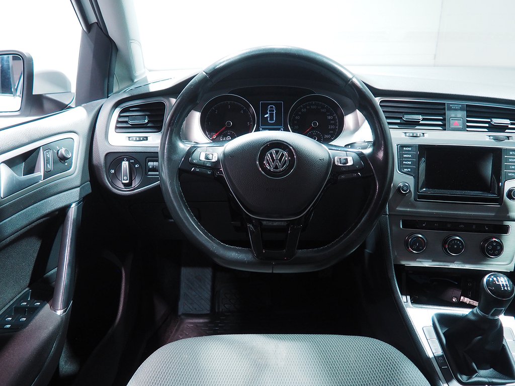 Volkswagen Golf Sportscombi 1.6 TDI 4M 105hk Drag D-värm 2015