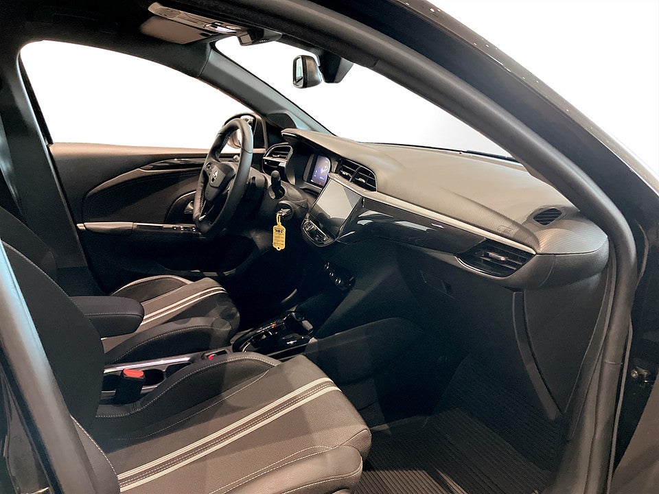 Bild på Opel Corsa GS 1.2 PT 130hk Aut P-SENSORER