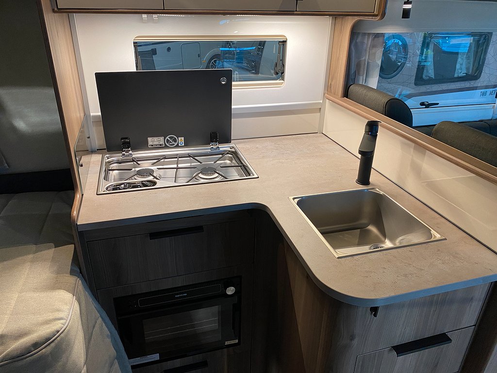 Kabe Royal x 780 LT /Taksäng/Adaptiv farth/Mercedes/Badrum Bak - Kabe