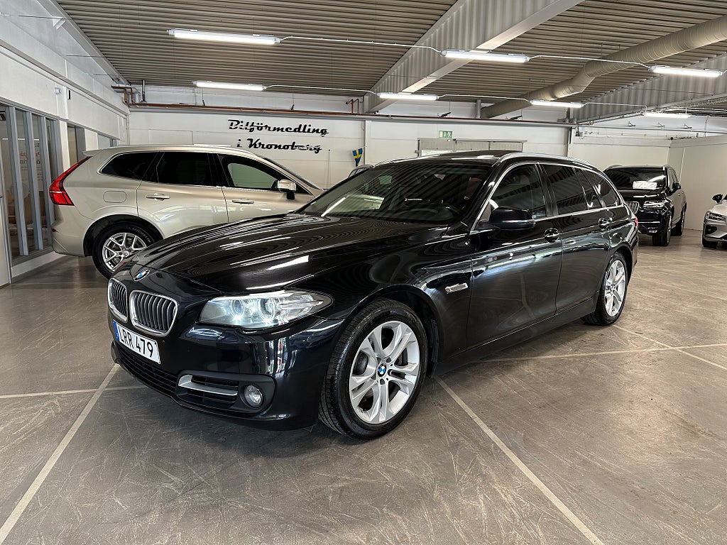 BMW 520d Touring Steptronic Värmare Pano Läder Cockpit H/K Drag 