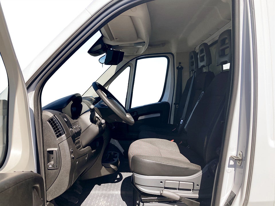 Bild på Peugeot Boxer Chassi Volymskåp 335 2.2 BHDi 165hk BACKKAMERA