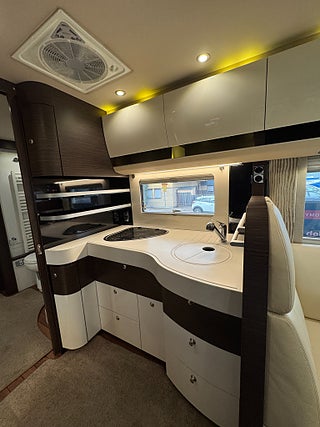 Husbil-integrerad Concorde Credo 840 L IVECO (170HK AUTOMAT) Långbädd! Stort badrum! ALDE! 7 av 26