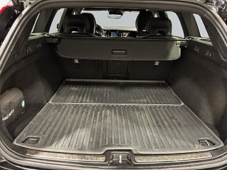 Volvo V60 Recharge T6 AWD Aut R-Design Drag Kamera Navi Skinn Psens S&V