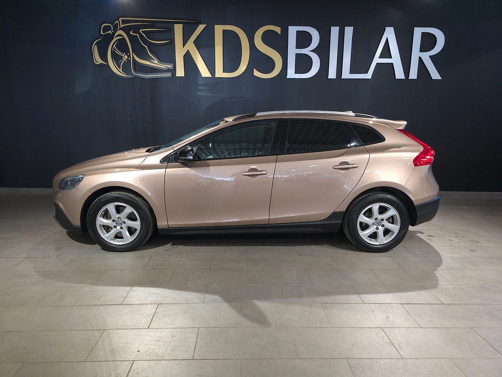 Volvo V40 Cross Country D4 Momentum 177hk | Drag | Värmare