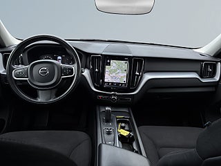 Volvo XC60 B4 AWD Geartronic Momentum S&V/Psens/Drag/Navi/Rattvärm – bild 8